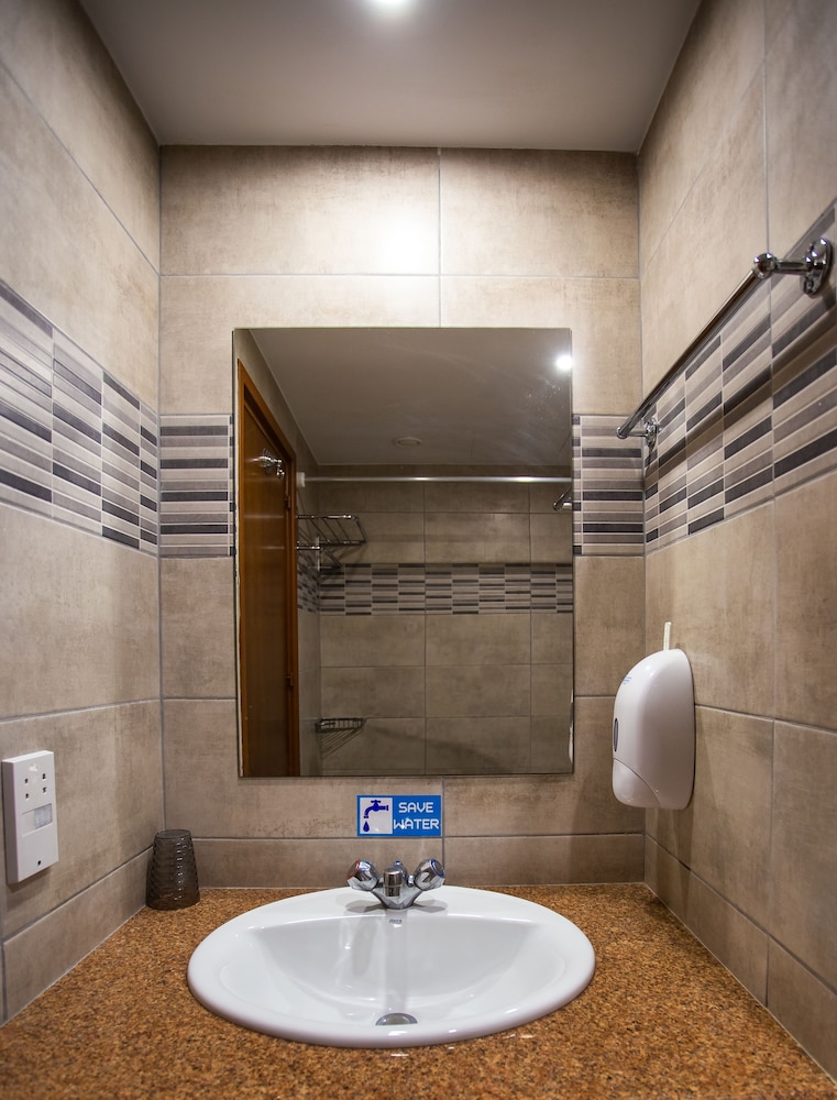 Tetyk Hotel Apts 42/44