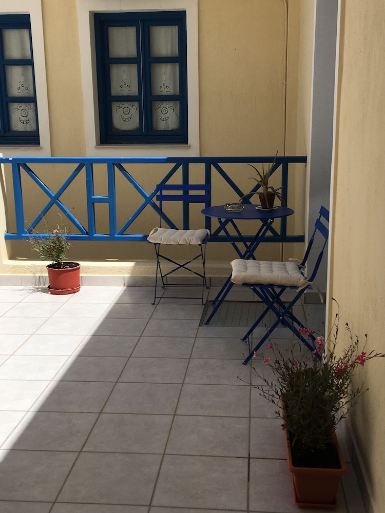 Irigeneia Hotel 40/71