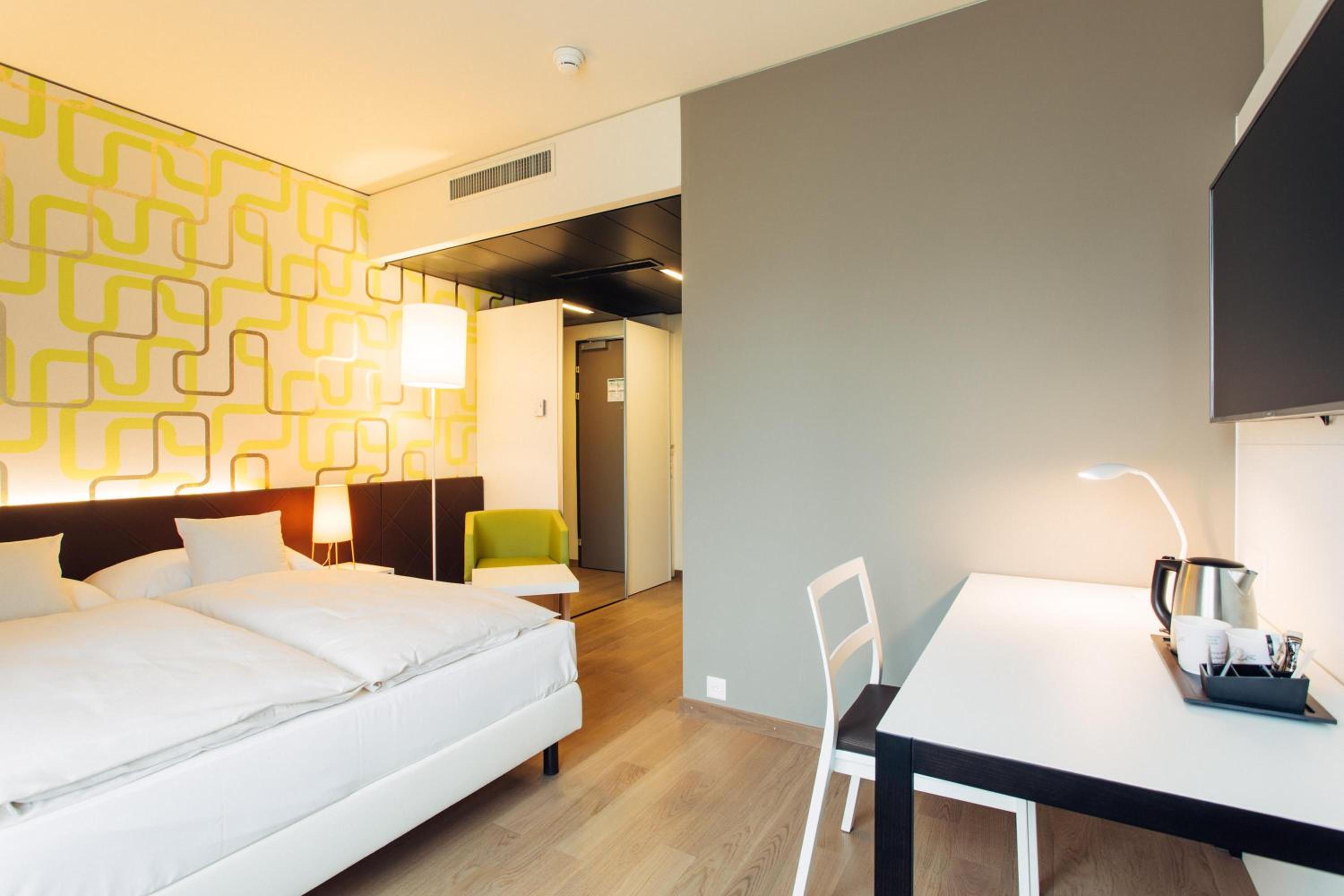 غرفة بسرير مزدوج أو سريرين منفصلين، Harry's Home Zurich Wallisellen 3/7