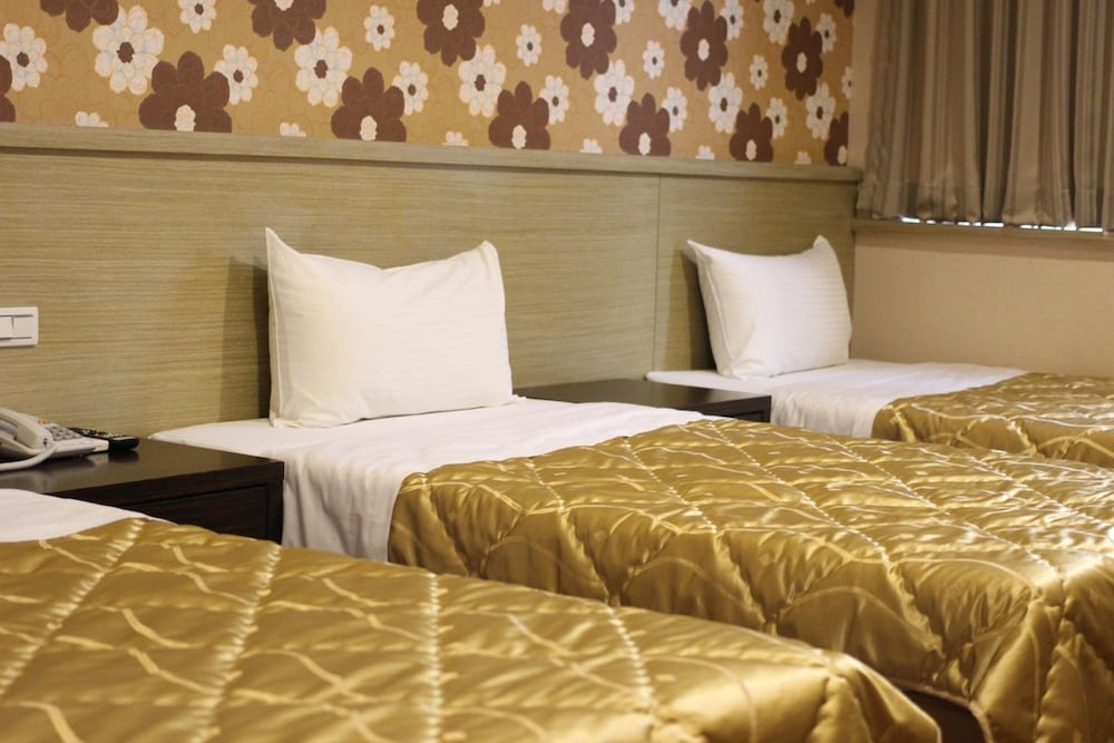 Home Full Hotel 10/43