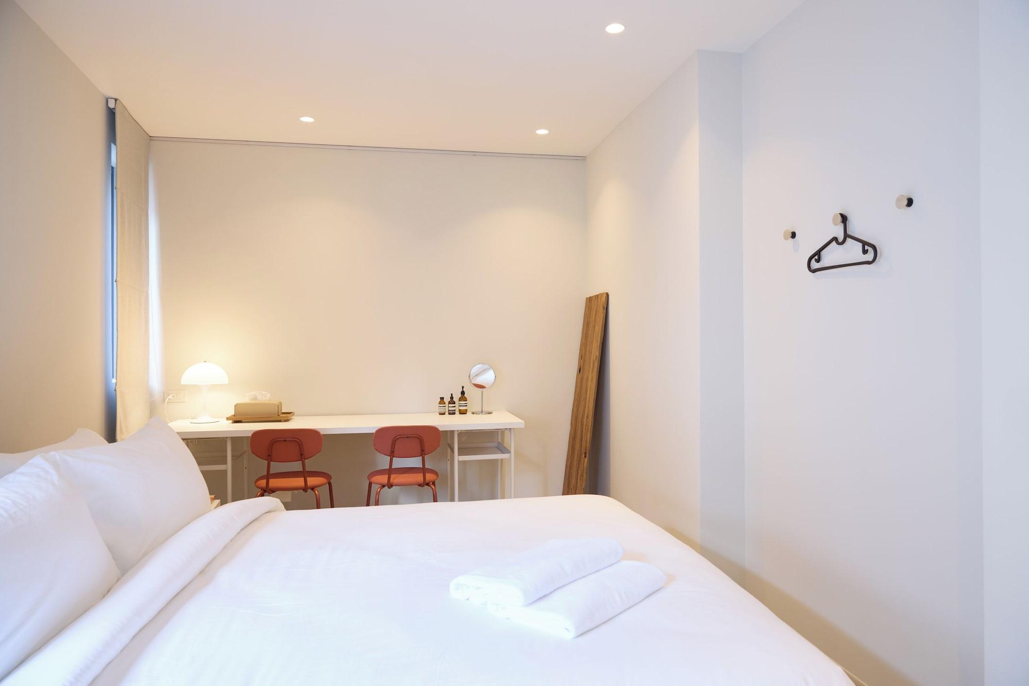 2 Bedrooms, Design, Suite, Balcony
