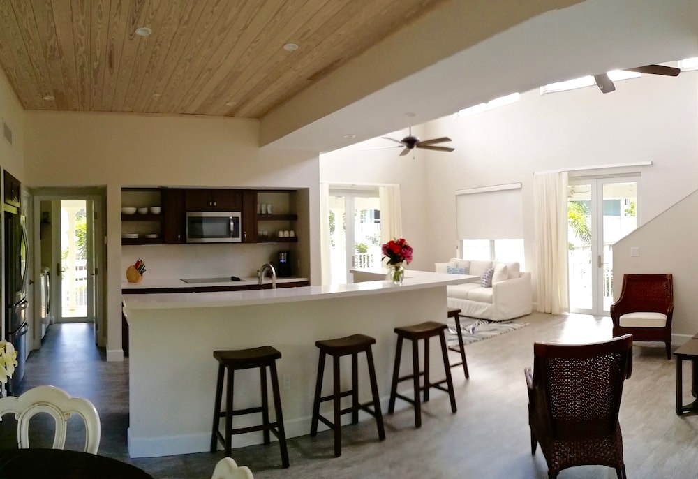Dolphin Point Villas 36/50