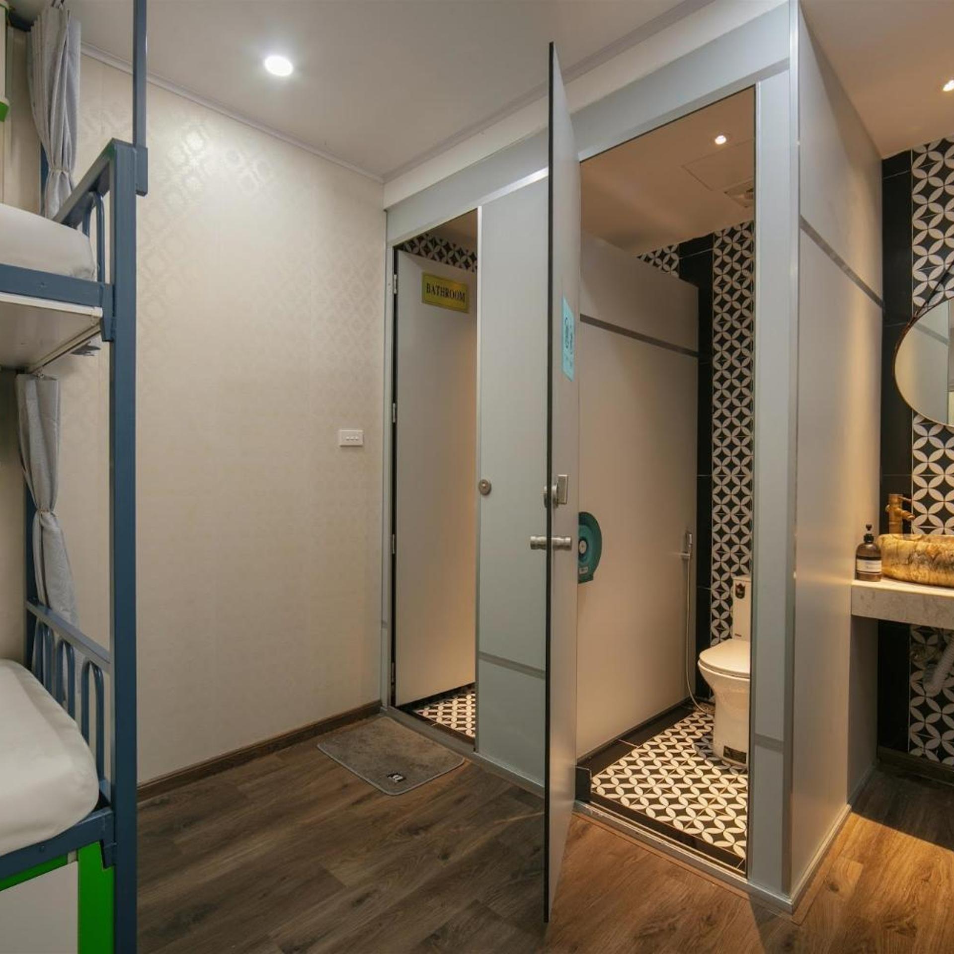 Hanoi Traveller House 55/58