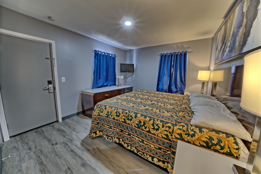 Aqua View Motel 9/55