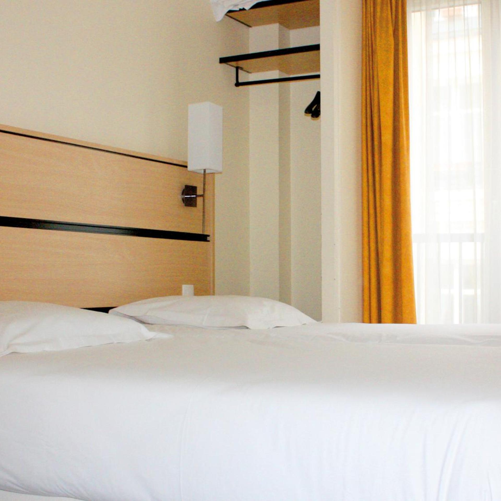NEW HOTEL SAINT LAZARE 20/45