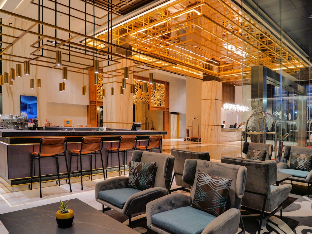 Movenpick Surabaya City 36/68