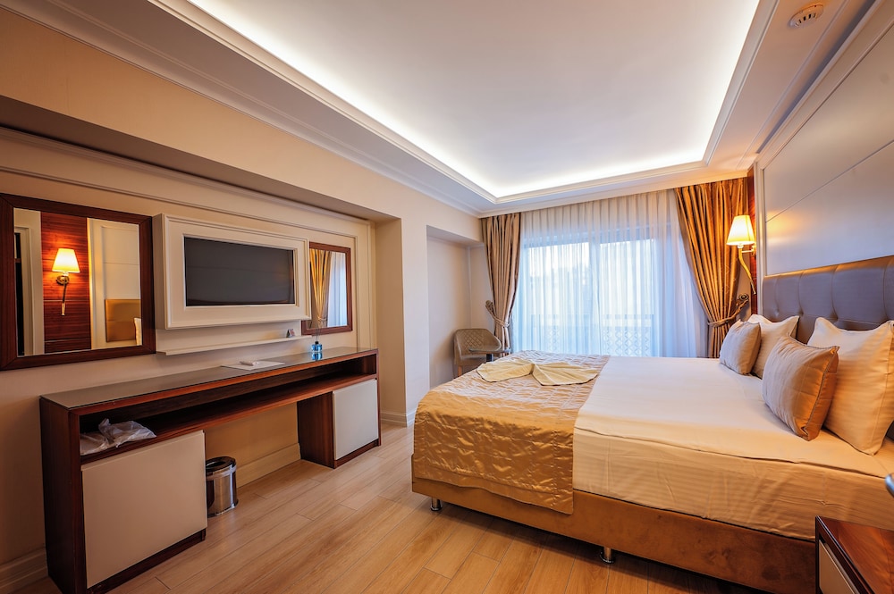 Grand Marcello Hotel & SPA 40/90