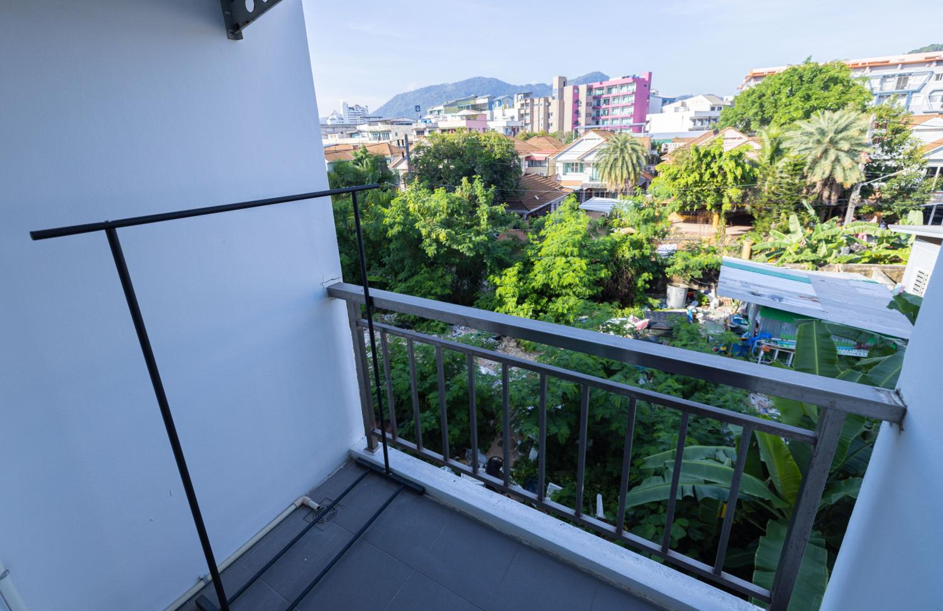Bad Boys Guesthouse Patong 7/65