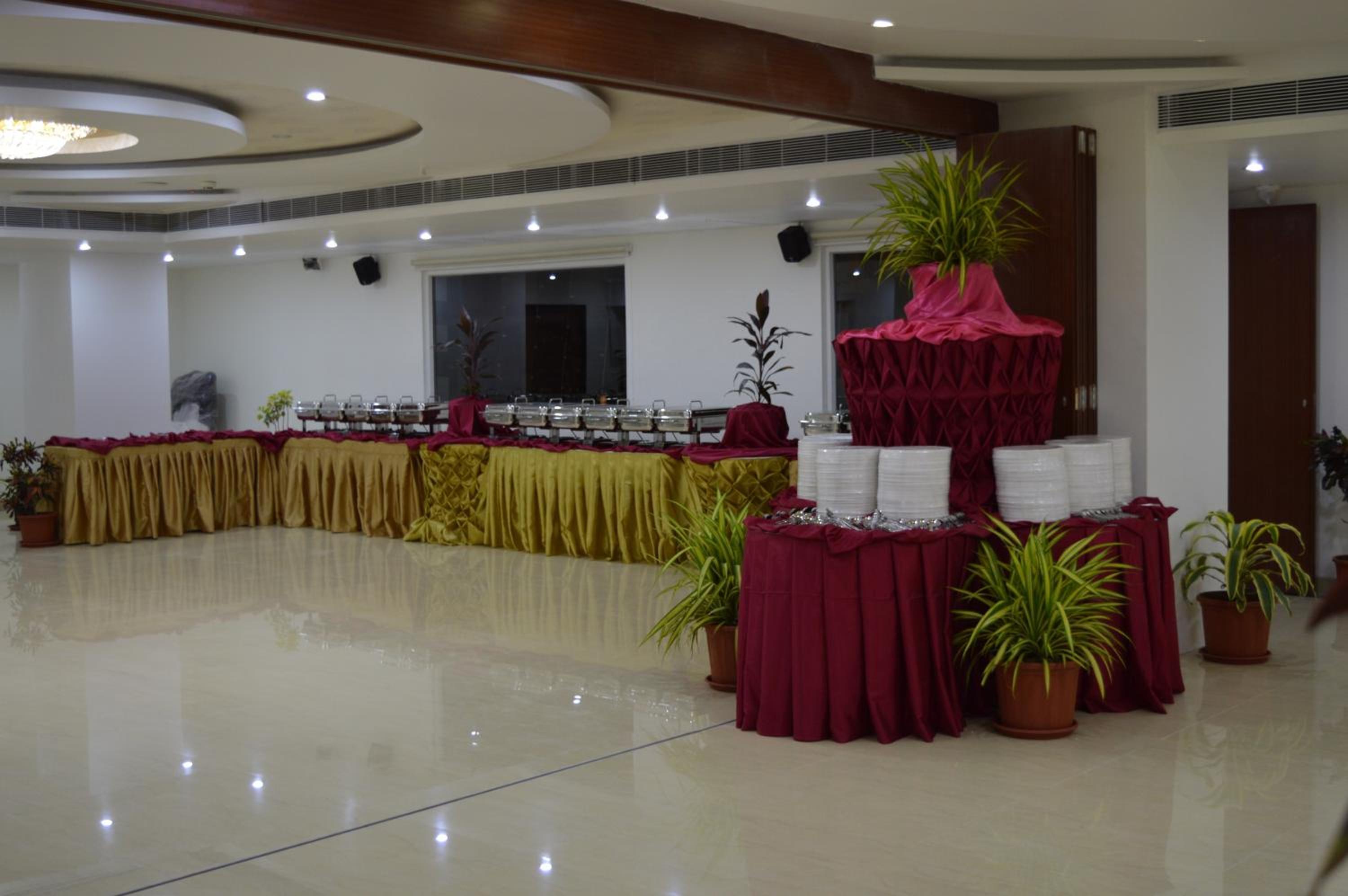OYO 1489 Hotel Diamonds Pearl 37/42