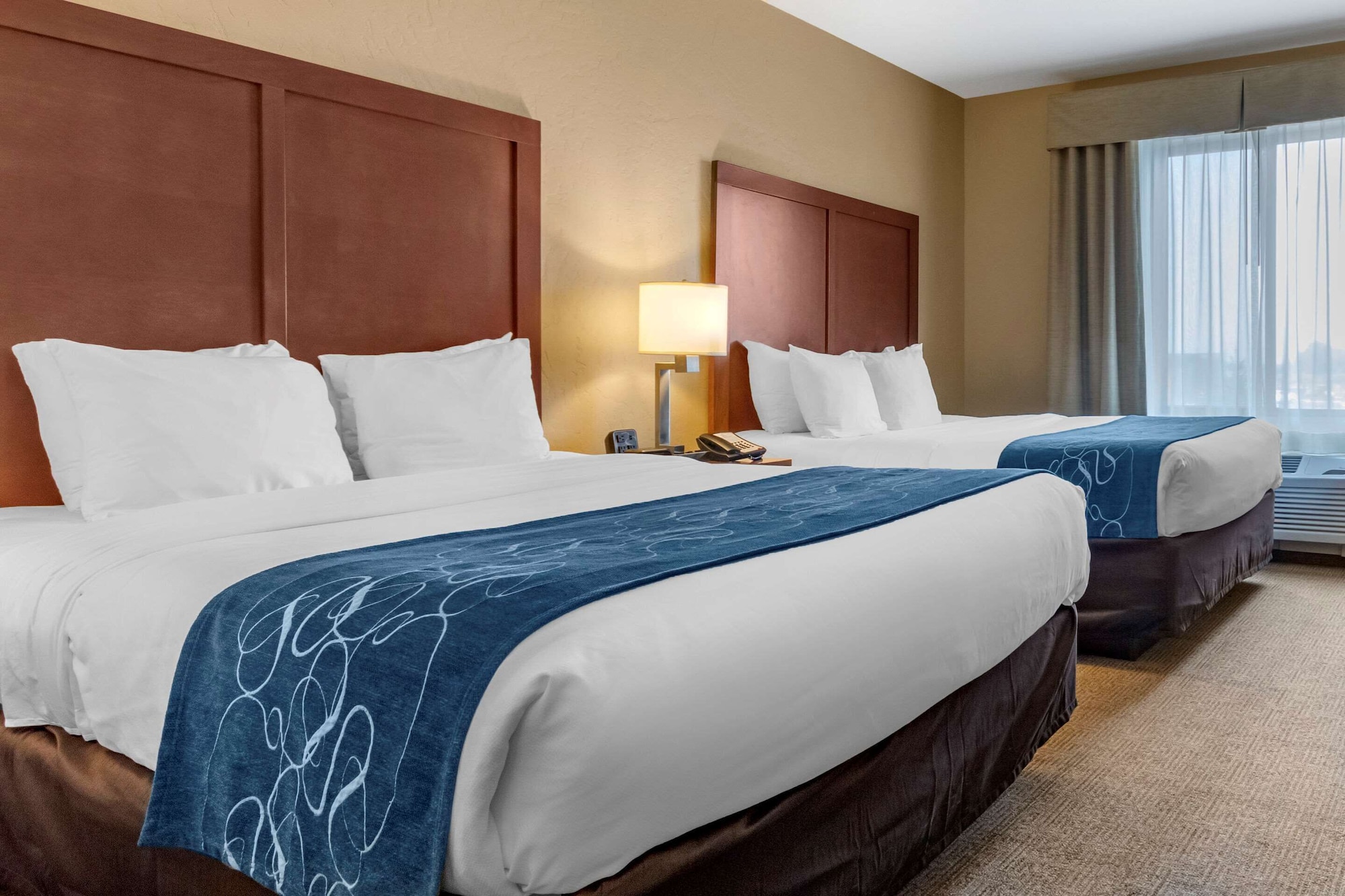 Suite, 2 Queen Beds, Sofa
