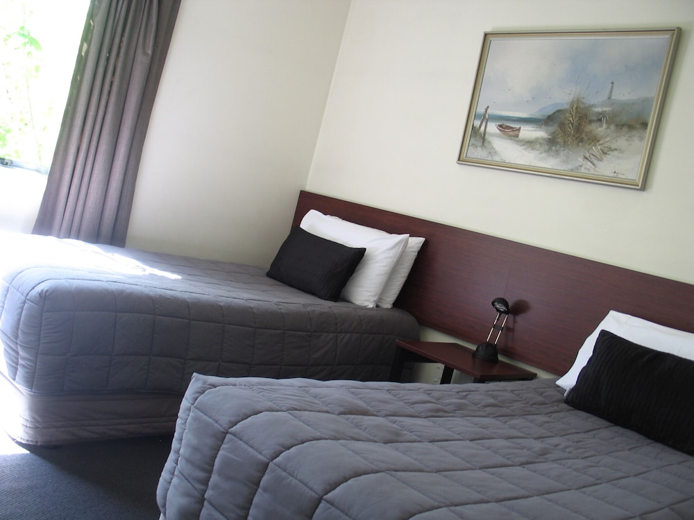 Sherborne Motor Lodge 18/52