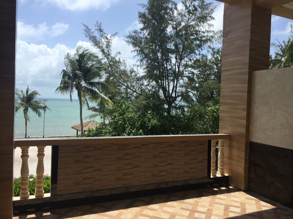 Bintan Agro Beach Resort Spa 3/36
