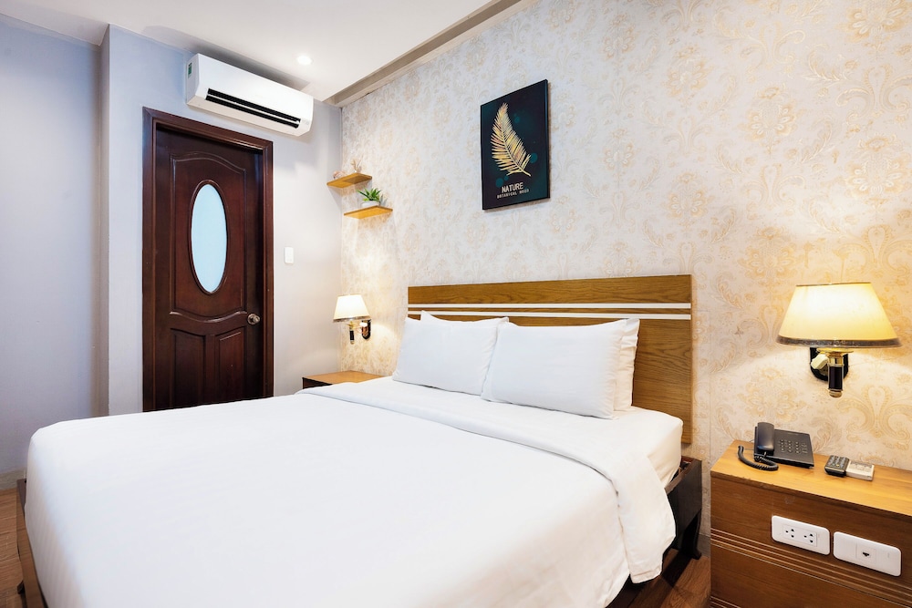 Lucky Star Hotel 266 De Tham 24/38