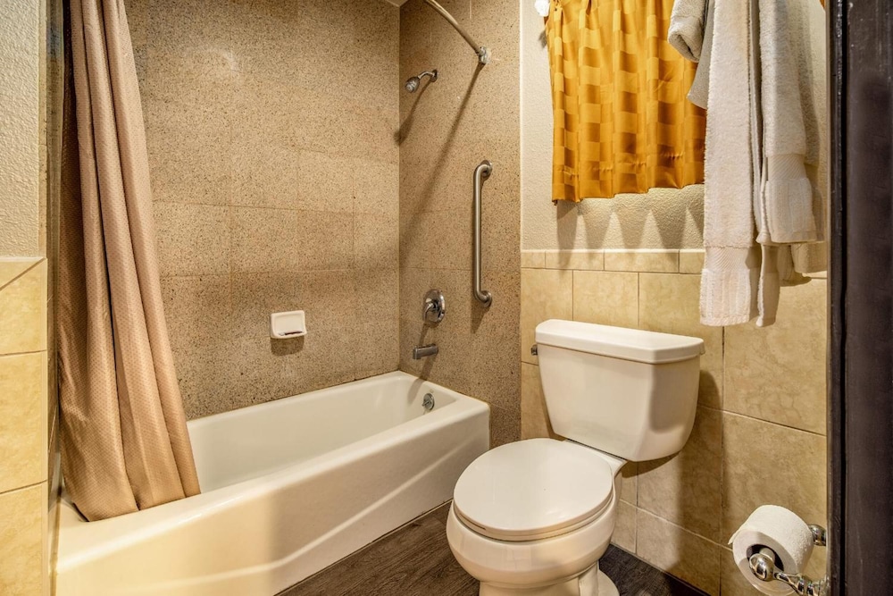 Oak Park Motel 23/28
