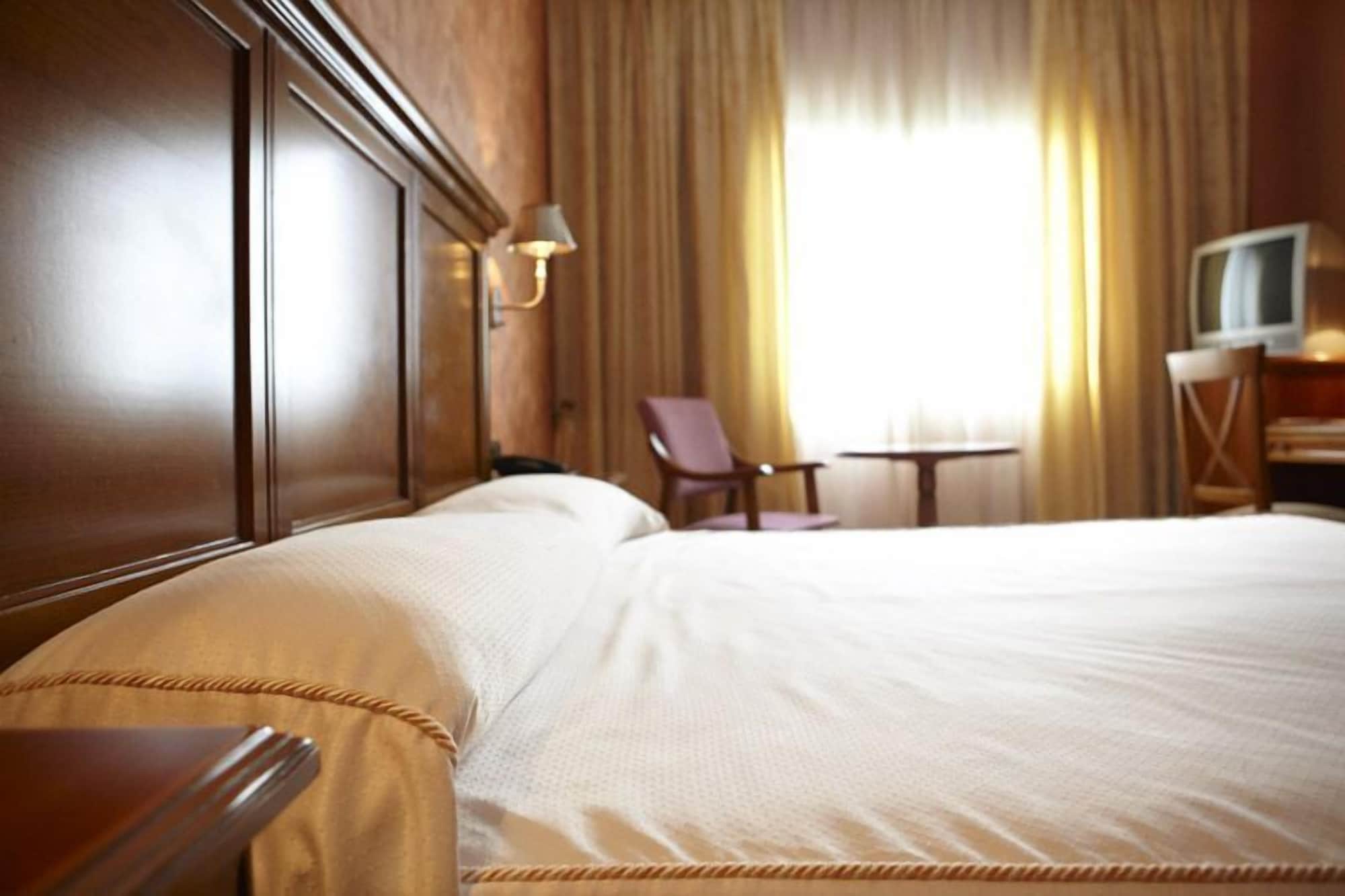 غرفة مفردة بسرير فردي، Hotel Mafalda De Castilla 2/7