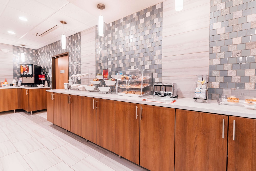 Best Western Plus Executive Residency Waterloo and Cedar Falls 13/42