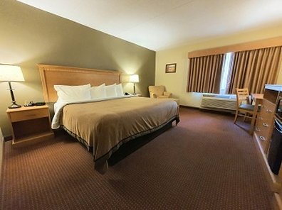 AmericInn by Wyndham Waconia 43/80