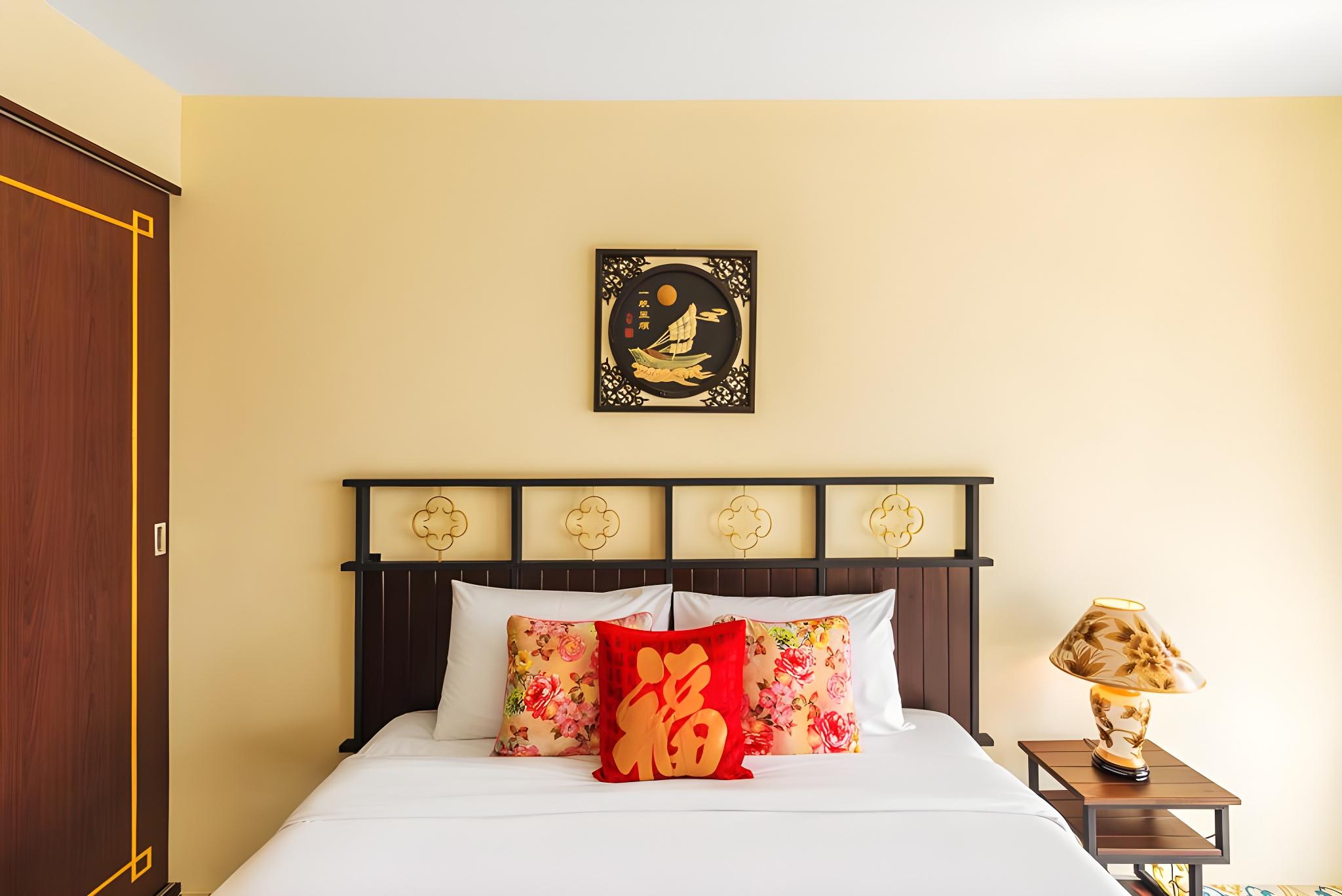 Superior, King Bed, No Window, Small Balcony