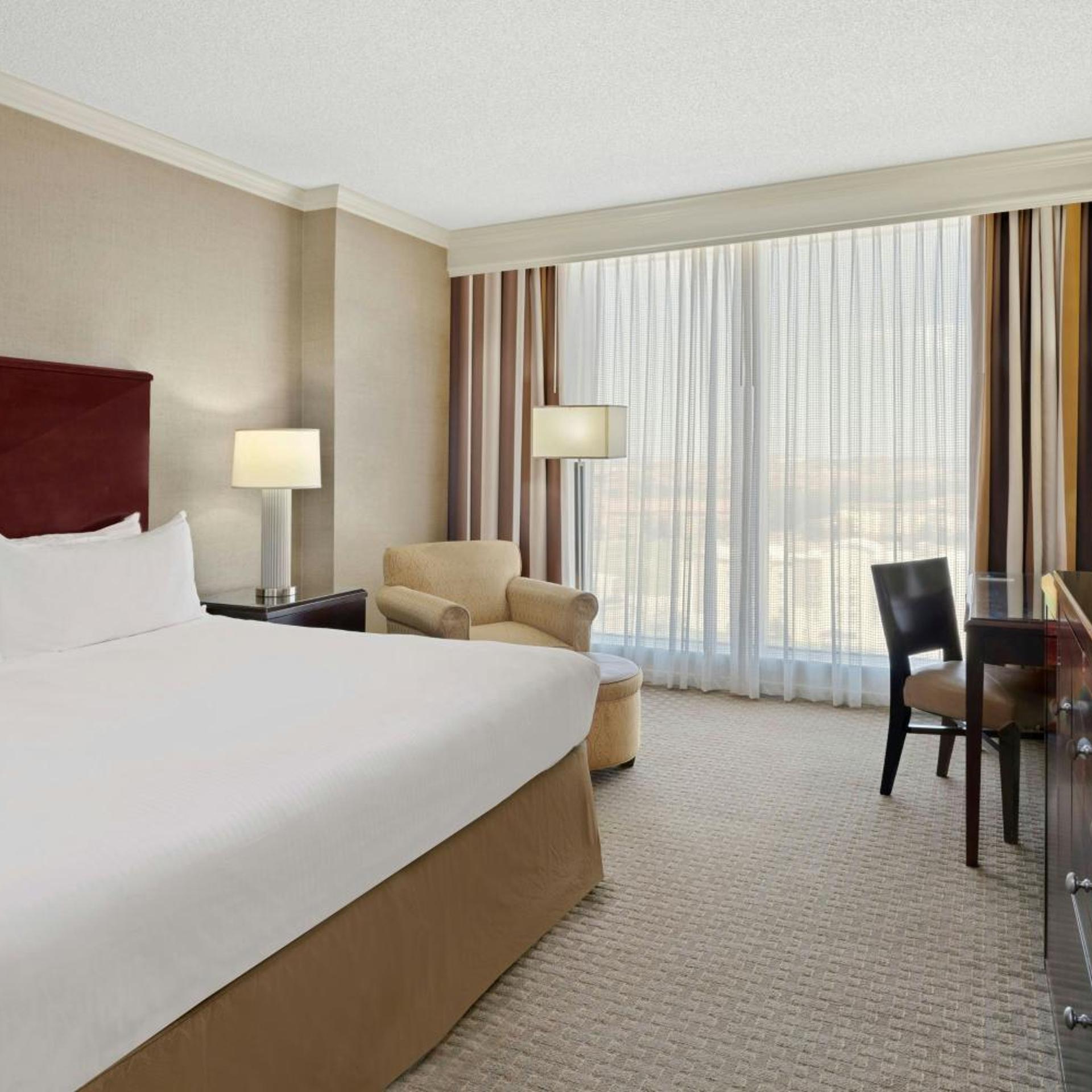 Room, King Bed, Executive Level, High Floor