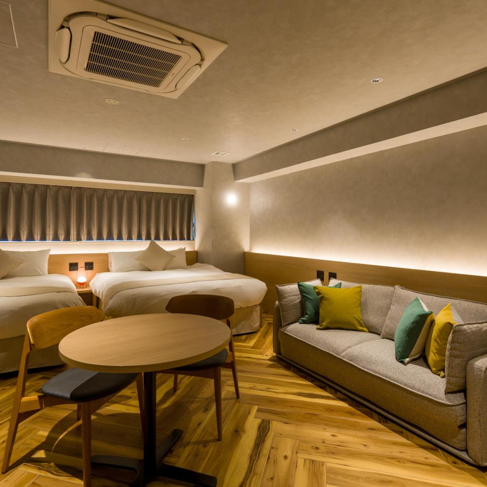 Game, 2 Queen Beds, Sofa