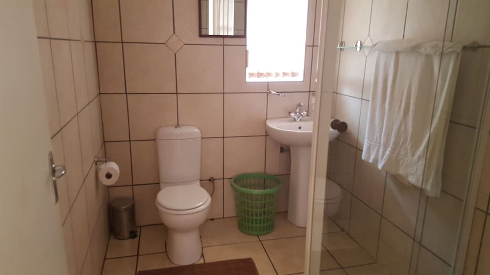 African Sky Guest House 42/50
