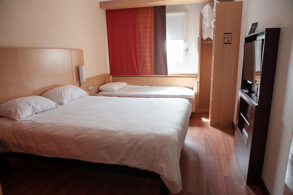 Ibis Albert 10/43