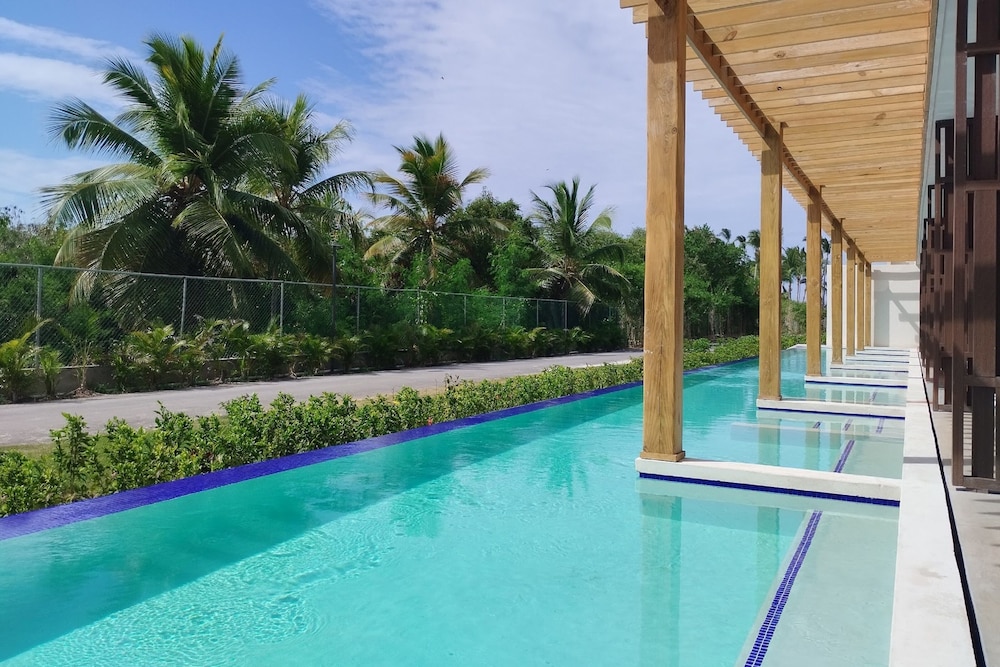 Serenade All Suites - Adults Only Resort 28/50