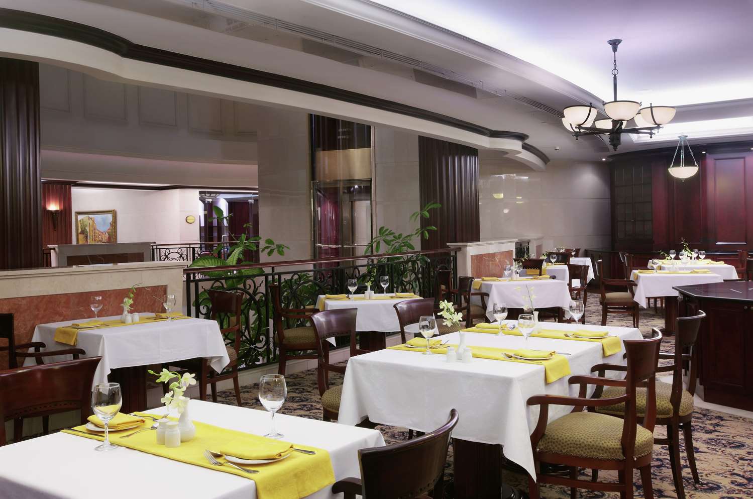 Metropolitan Palace Hotel 1/1