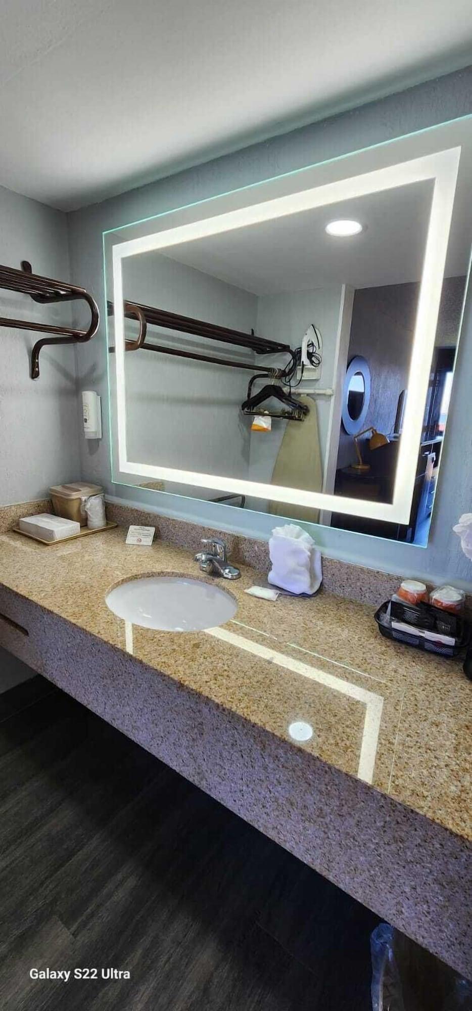 Suite, 2 Beds, Sofa