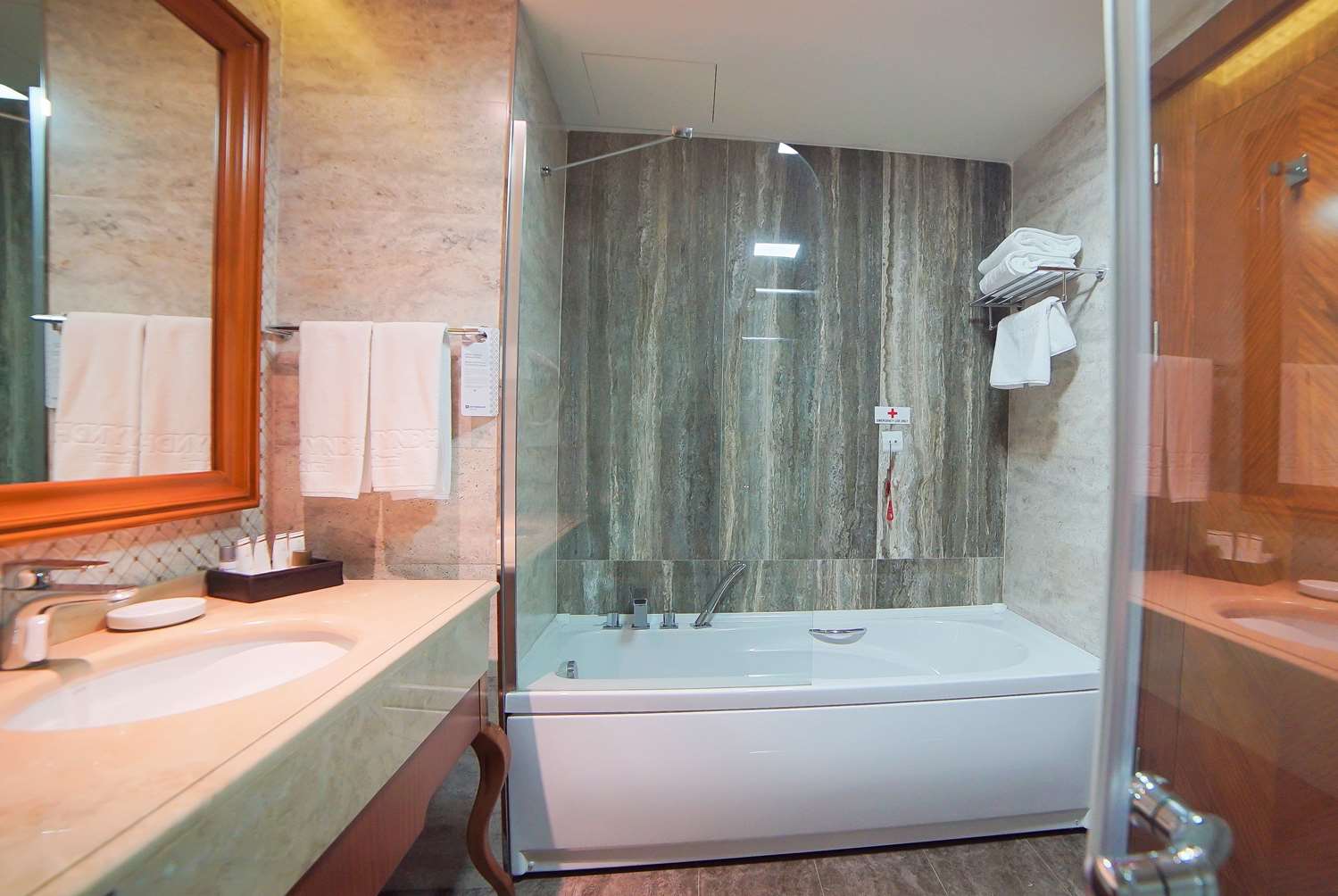 Wyndham Batumi 6/78