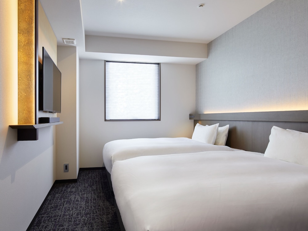 PREMIER, KING BED