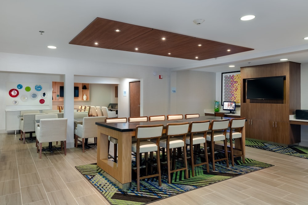 Holiday Inn Express Alpharetta Roswell 11/68