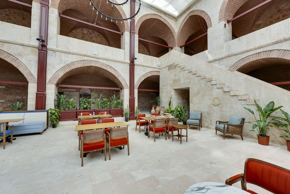 Silk Road Museum Hotel 30/50