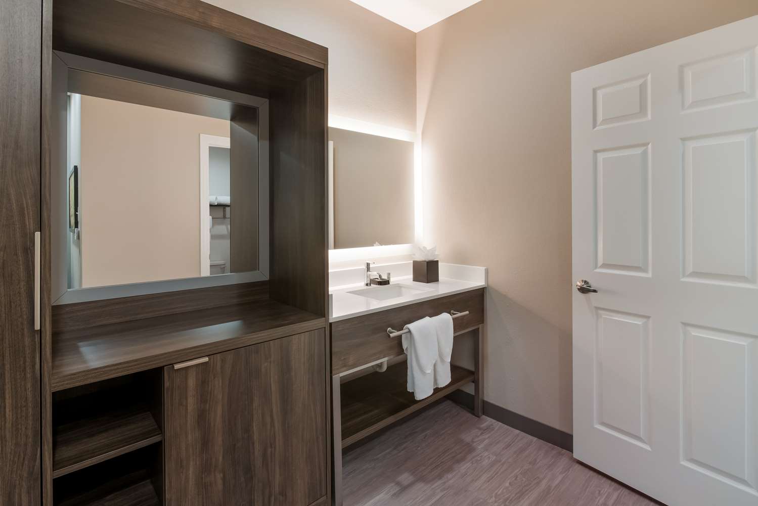 جناح بسريرين كوين بمطبخ صغير لذوي الإعاقة، BEST WESTERN LAPLACE INN 4/4