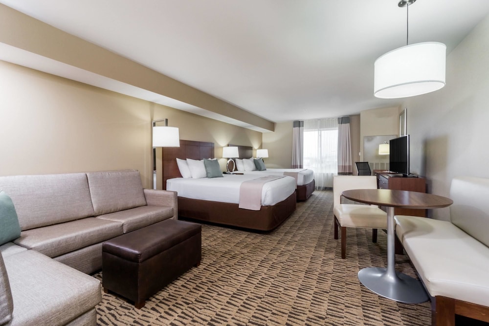 Hawthorn Suites By Wyndham Wheeling At the Highlands 19/45