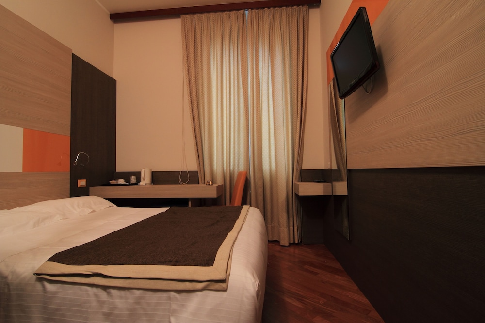 Hotel Metro 22/36