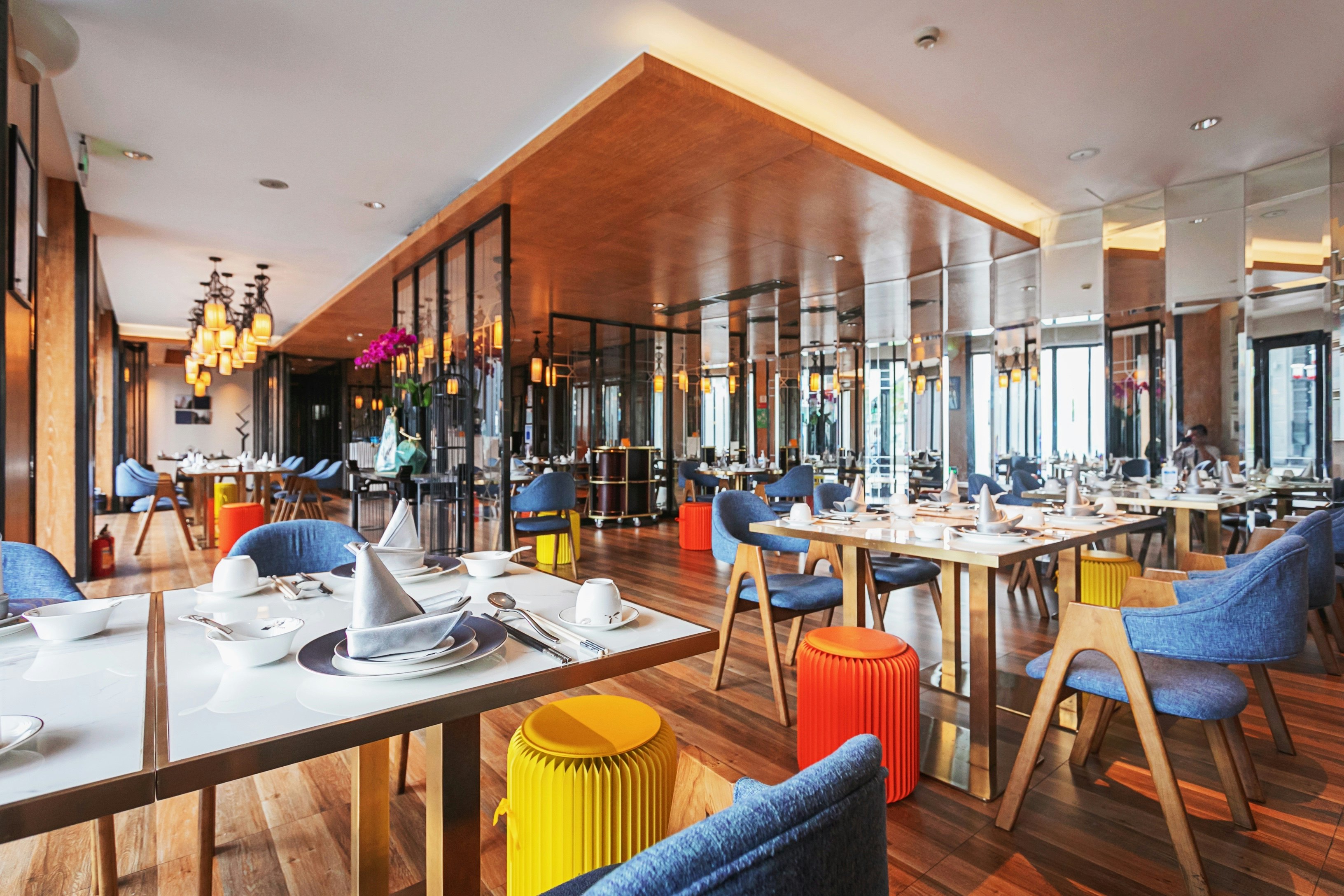 LN Hotel Five 23/50