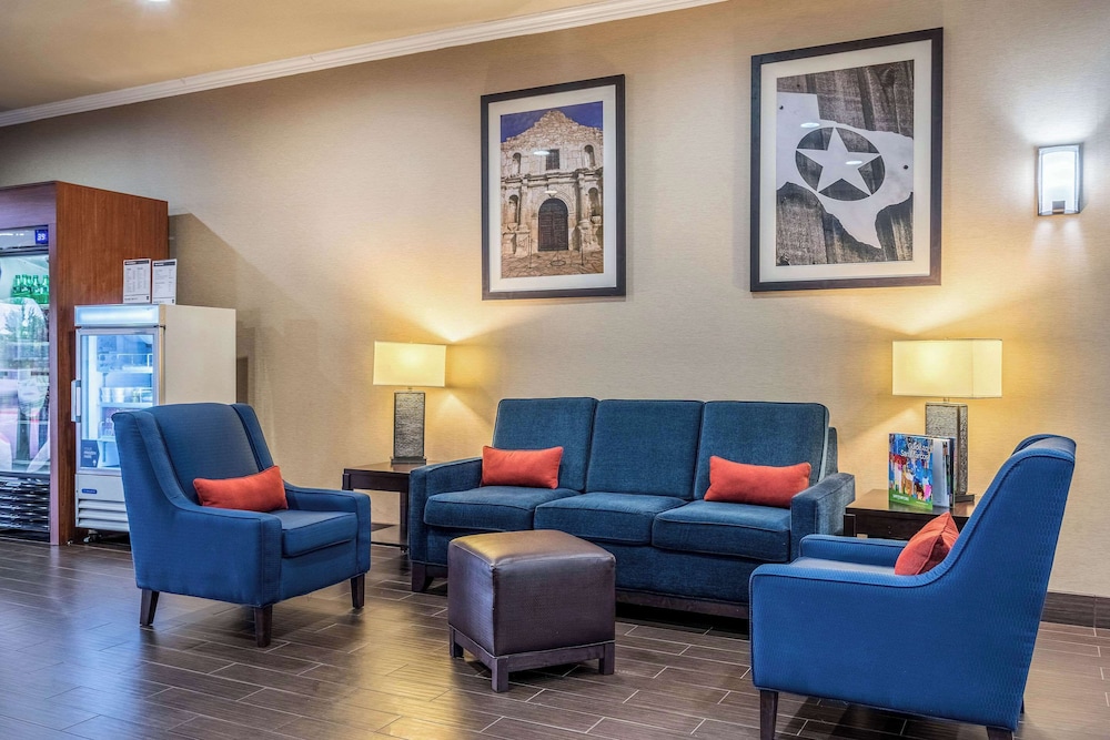 Comfort Suites Near Texas State University 17/32