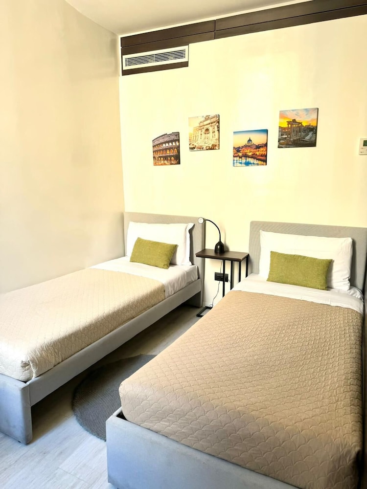 NAVONA SUITES 21/52