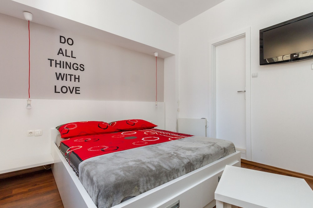 Apartments Aspalathos 14/56