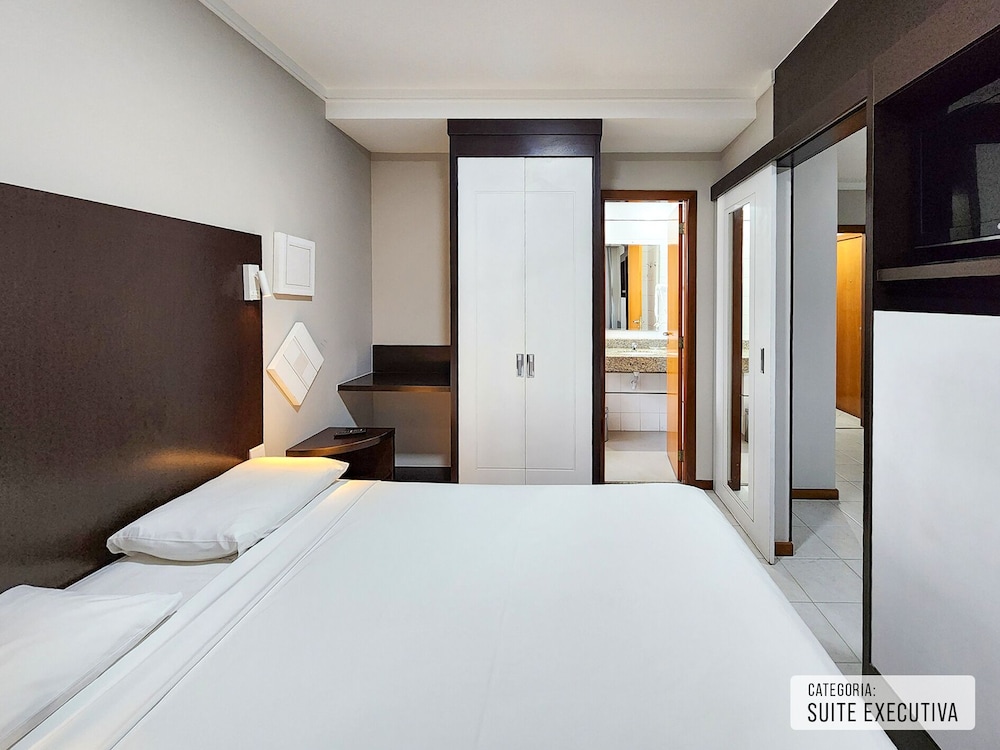 EXECUTIVE, SUITE