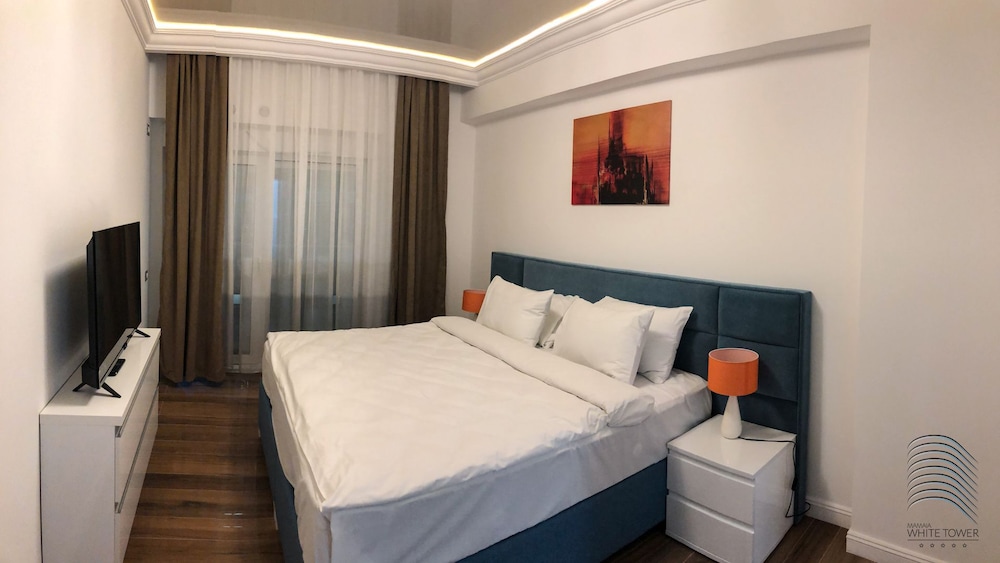 White Tower Mamaia 7/32