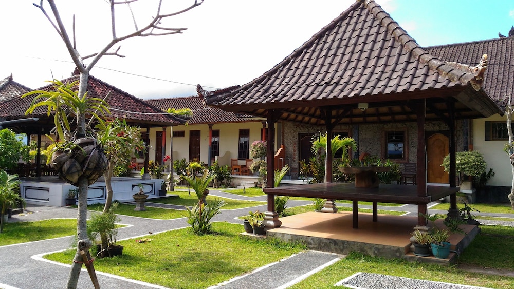 Segara Hotel And Restaurant 27/34