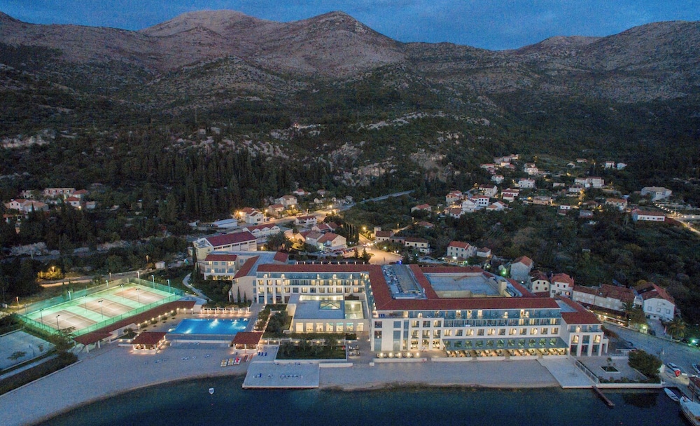 ADMIRAL GRAND HOTEL in DUBROVACKO PRIMORJE