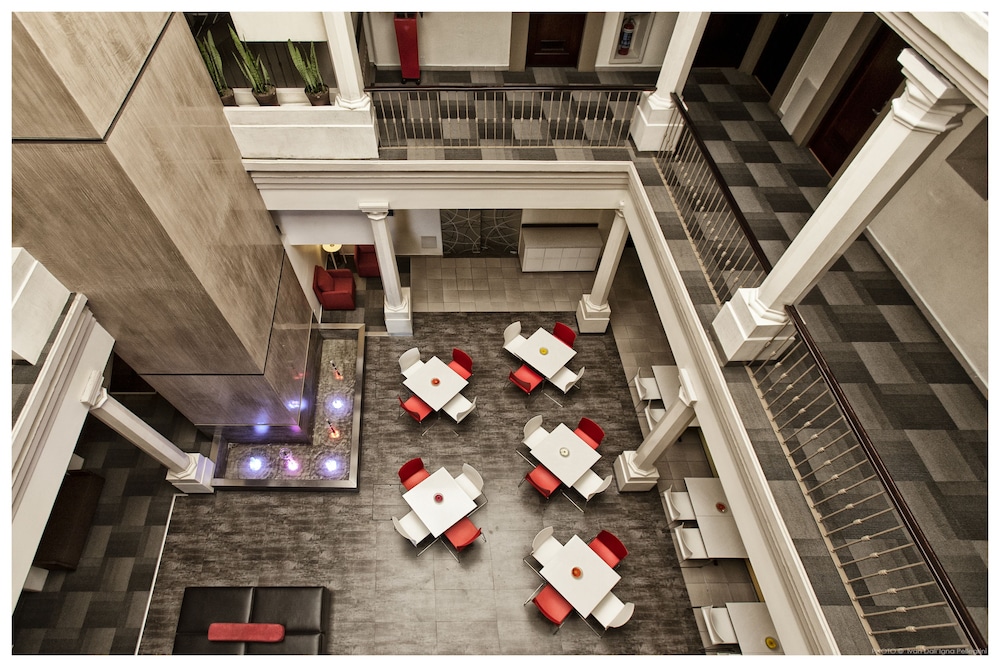 Hotel Abu 54/63