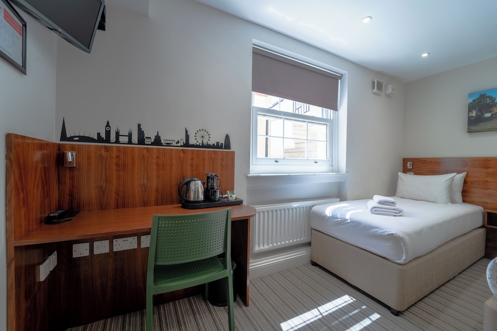 Chelsea Guest House 30/67