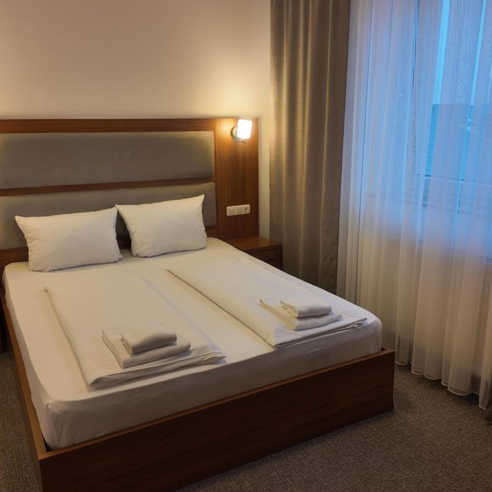 ECONOMY, DOUBLE BED