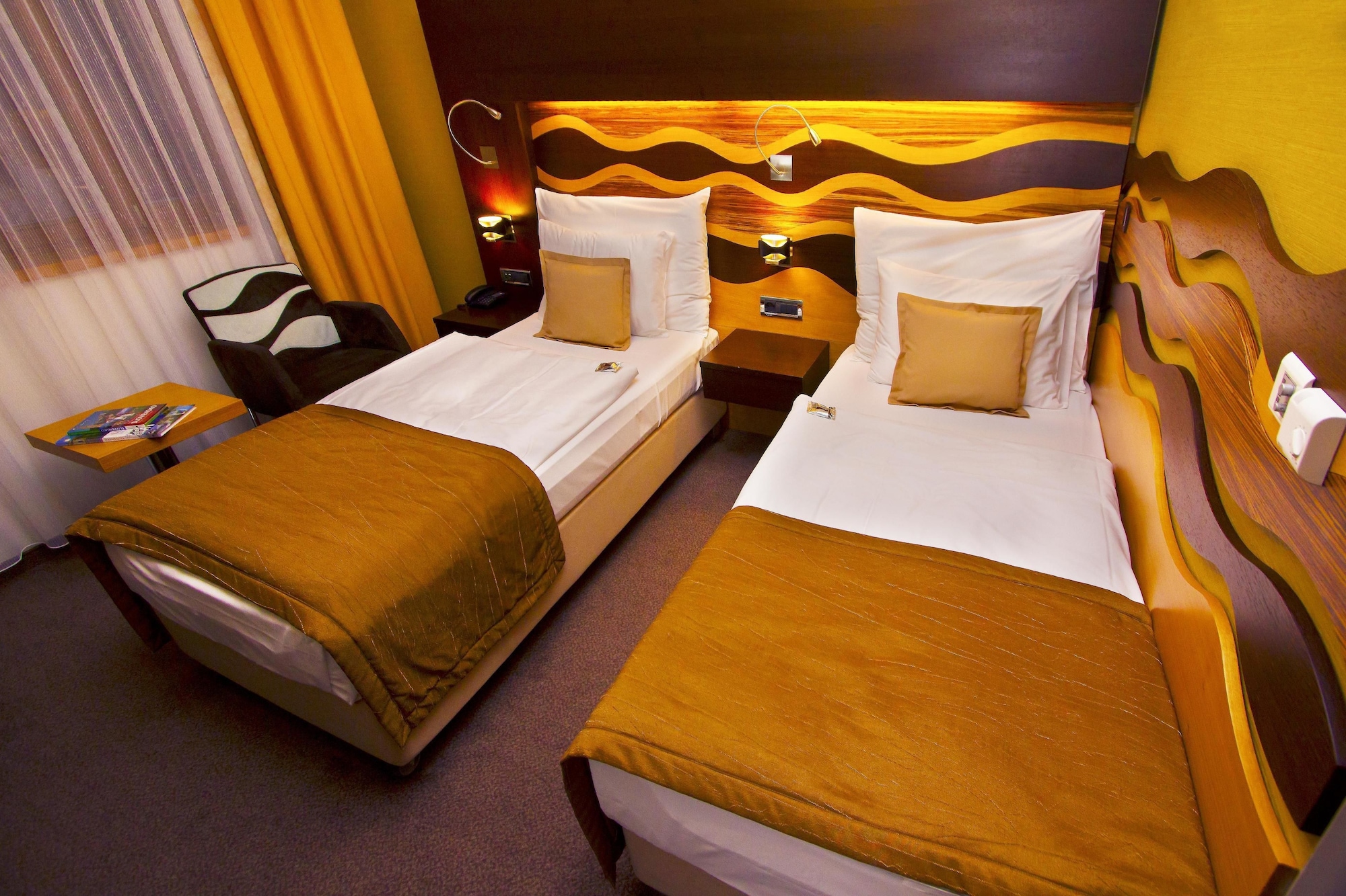 STANDARD, TWIN BEDS