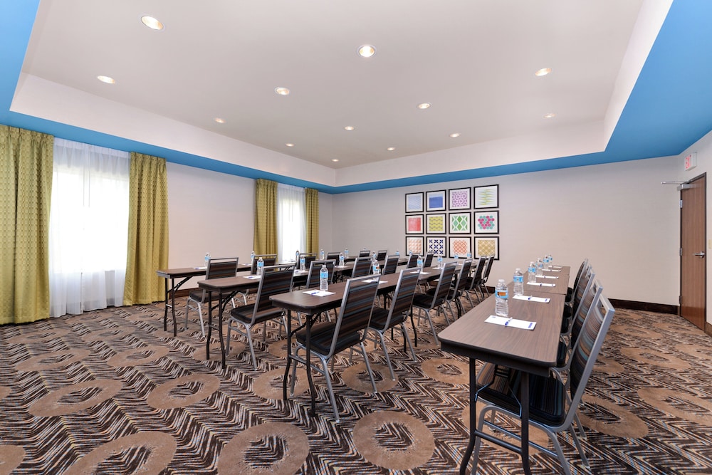 Holiday Inn Express & Suites Houston Nw - Tomball Area 57/70