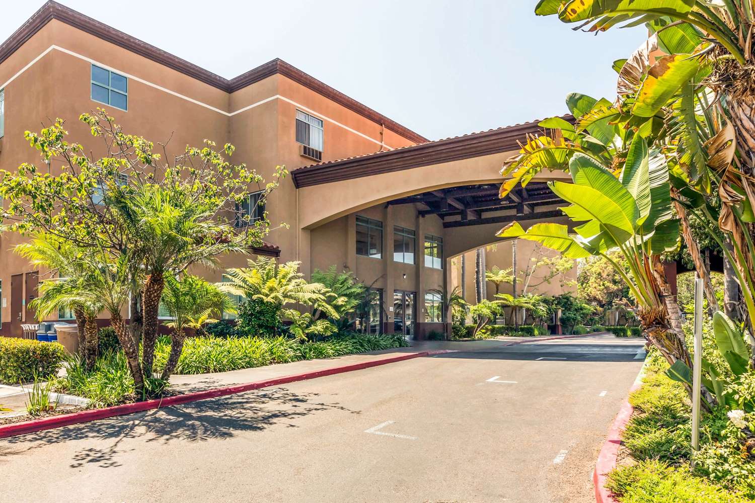 Ramada Suites by Wyndham San Diego/Hotel Circle Area 8/11